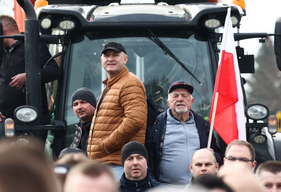 Ситуація на кордоні Польща-Україна - фермери розблокували рух вантажівок перед КПП Долгобичув-Угринів - фото 1