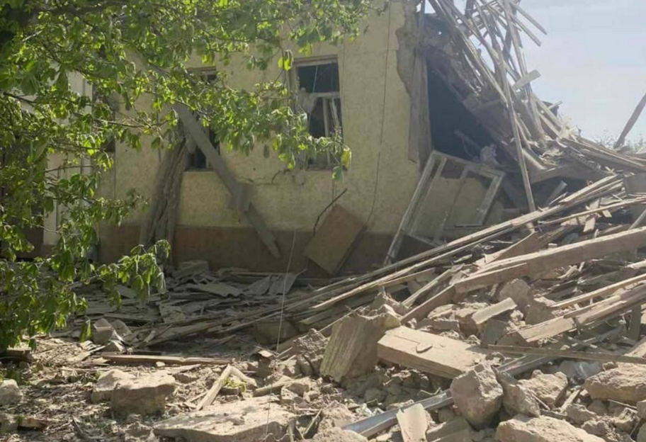 росія атакувала житлові будинки Берислава - постраждали 15 осіб, кажуть в ОВА  - фото 1